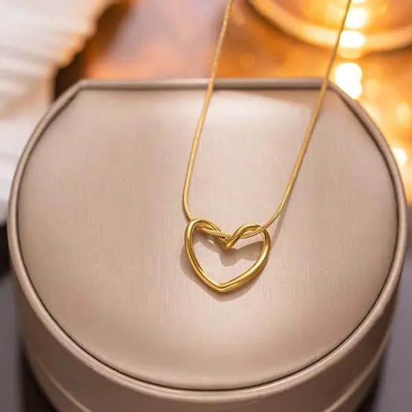 Gold_Tone_Heart_Pendant_Necklace_for_Women