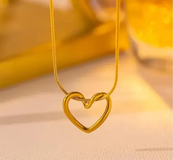 Gold_Tone_Heart_Pendant_Necklace_for_Women