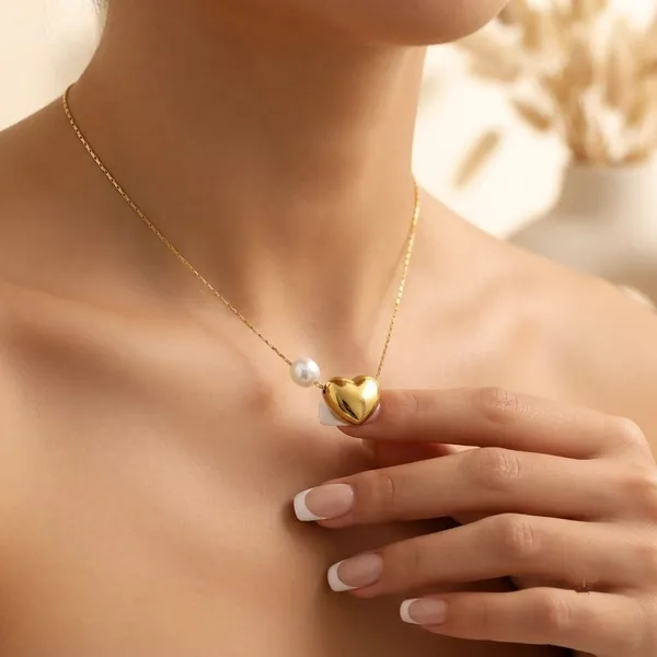 Gold_Tone_Pearl_Heart_Pendant_Necklace_for_Women