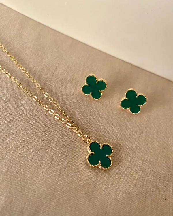 Chaupatti_Clover_Set_–_Anti-Tarnish_Gold_Tone_Clover_Pendant_Necklace_&_Stud_Earrings