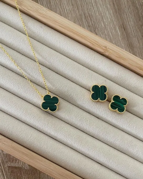 Chaupatti_Clover_Set_–_Anti-Tarnish_Gold_Tone_Clover_Pendant_Necklace_&_Stud_Earrings