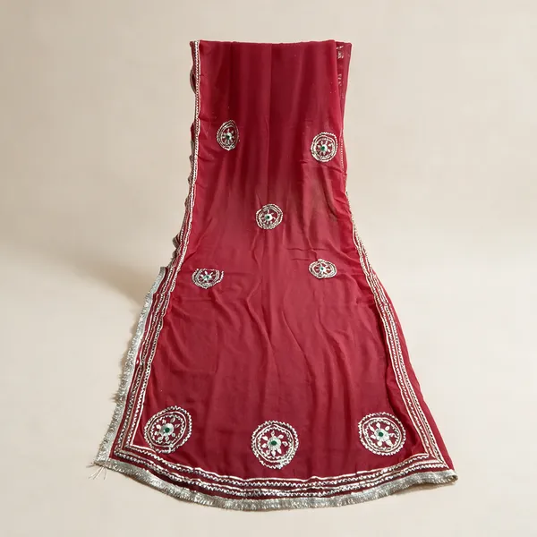 Red_Embroidered_Saree_For_Women