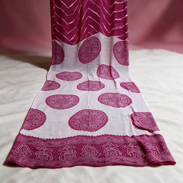 Magenta_Printed_Ethnic_Saree_For_Women