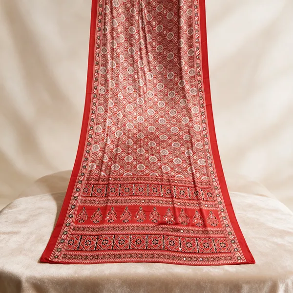 Red_Printed_Embellished_Saree_For_Women