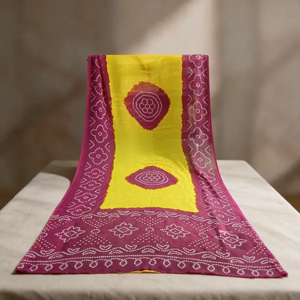 Yellow_And_Magenta_Bandhani_Saree_For_Women