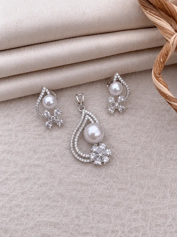 Silver_Pearl_Crystal_Pendant_And_Earrings_Set_for_Women