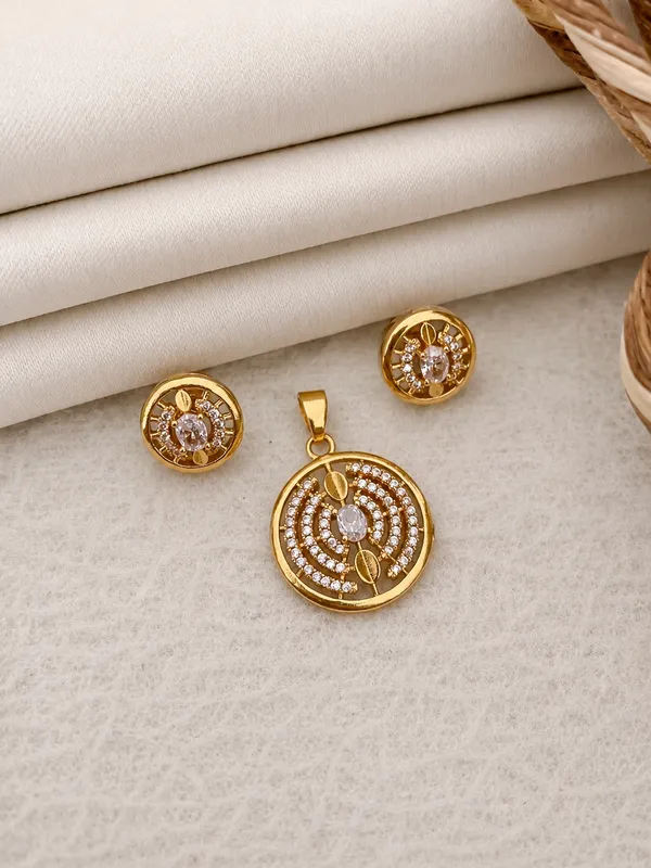 Gold_Tone_Metal_Stone_Studded_Circular_Pendant_Earring_Set_For_Women