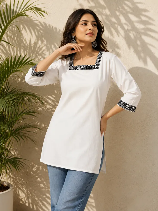 White_Khadi_Cotton_Straight_Fit_Kurta_For_Women
