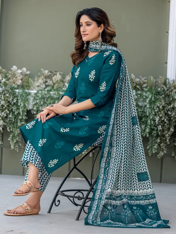 Teal_Cotton_Printed_Straight_Kurta_Set_For_Women
