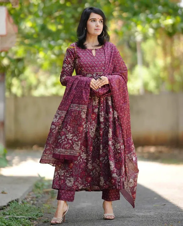 Maroon_Rayon_Floral_Print_Kurti_Pant_Dupatta_Set_For_Women