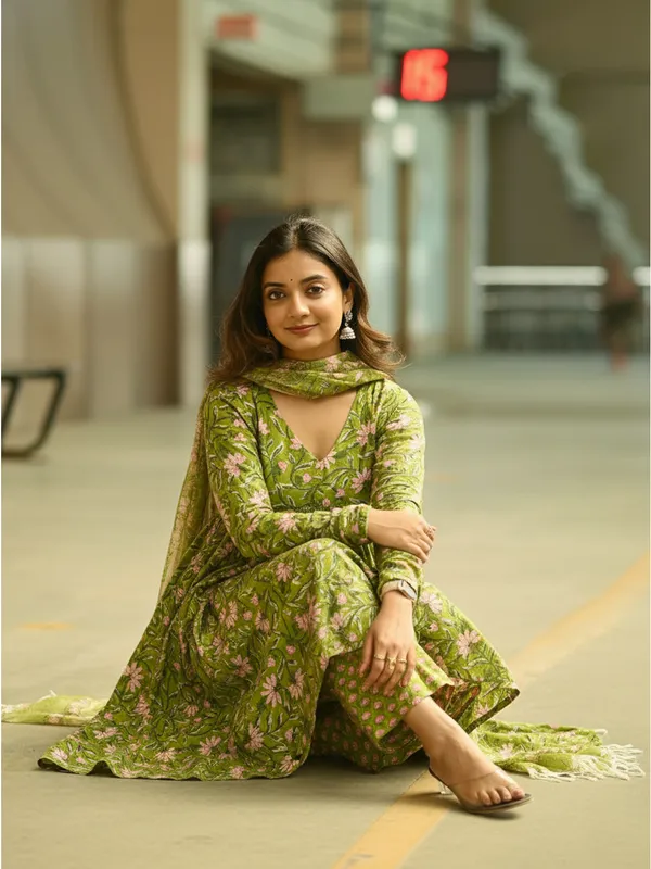 Green_Rayon_Floral_Print_Flared_Kurta_Set_For_Women