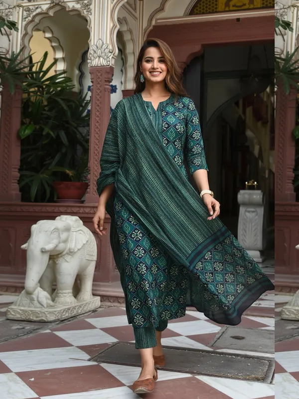 Teal_Rayon_Geometric_Print_Straight_Kurta_Set_For_Women
