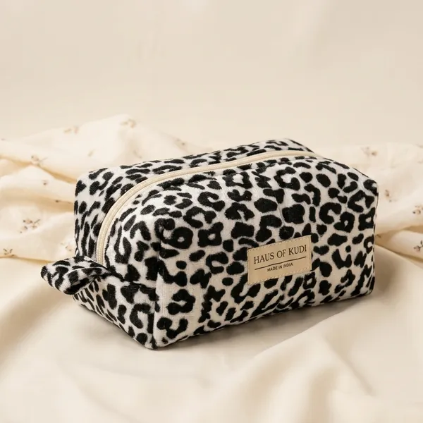 Textured_Velvet_Leopard_Pouch