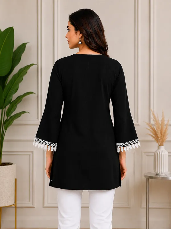 Black_Embellished_Straight_Kurti_for_Women