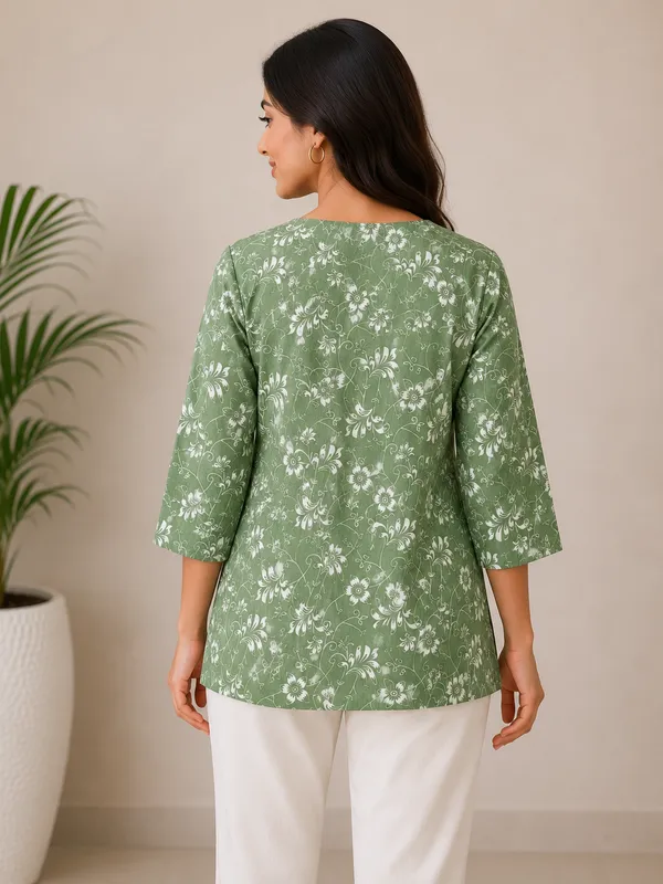 Green_Cotton_Blend_Floral_Print_Kurti_for_Women