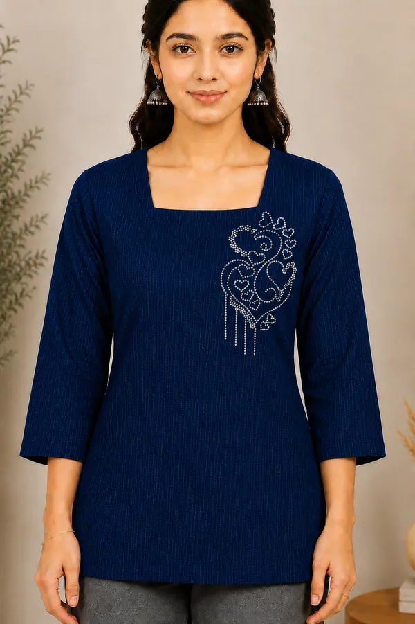 Maroon_And_Navy_Textured_Straight_Fit_Kurti_For_Women