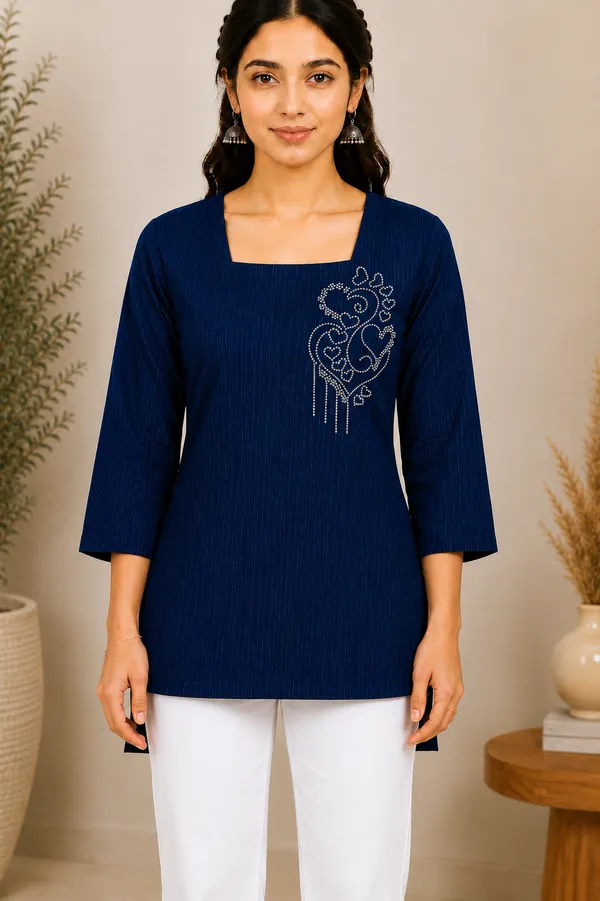 Maroon_And_Navy_Textured_Straight_Fit_Kurti_For_Women