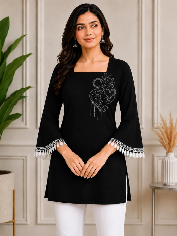 Black_Embellished_Straight_Kurti_for_Women