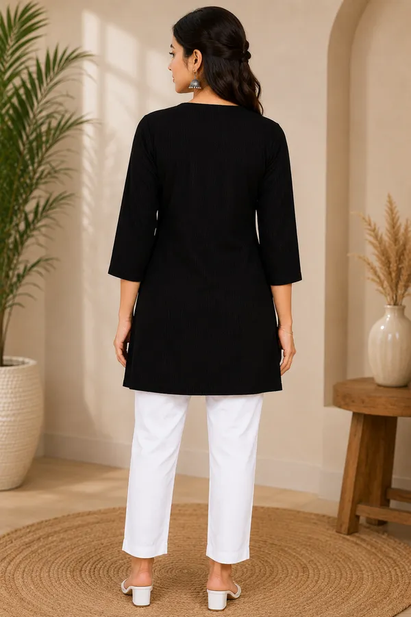 Black_Straight_Fit_Kurti_for_Women