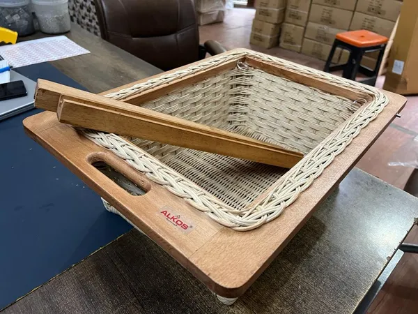 Wooden_Woven_Rattan_Breakfast_Serving_Tray
