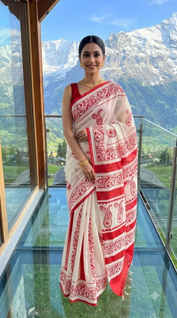 Crimson_Paisley_from_Rangavali_Collection_-_Cotton_Block_Printed_Sarees_by_Adibani