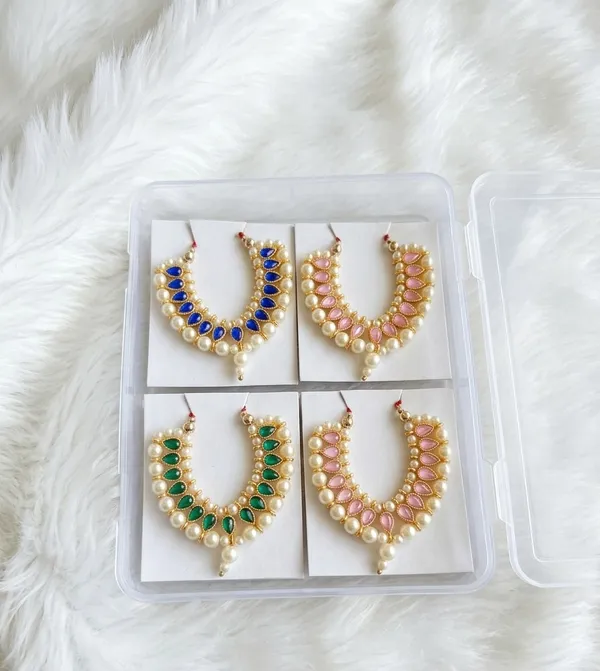 Multicolor_Gold_Tone_Pearl_Embellished_Jewellery_Set