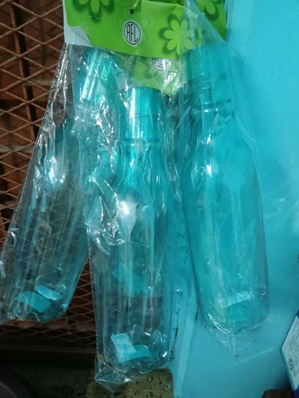 Turquoise_Plastic_Transparent_Water_Bottle