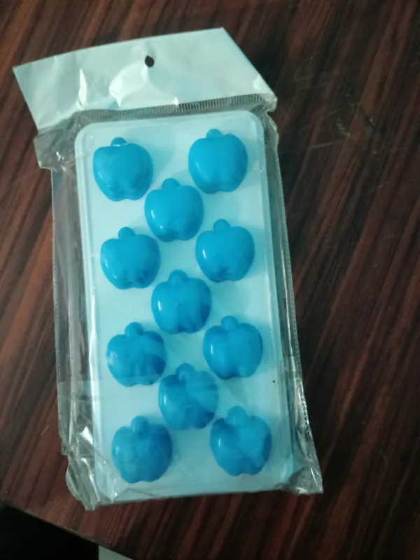 Plastic_Apple_Shape_Ice_Tray