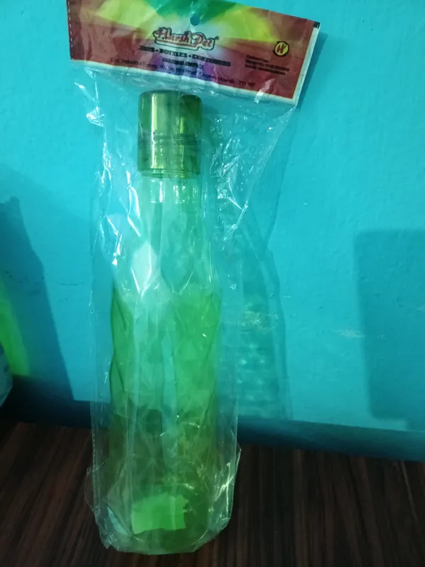 Green_Transparent_Spray_Bottle