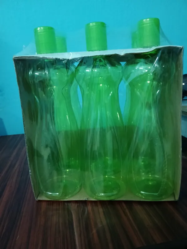 Green_Plastic_Water_Bottles_Family_Pack