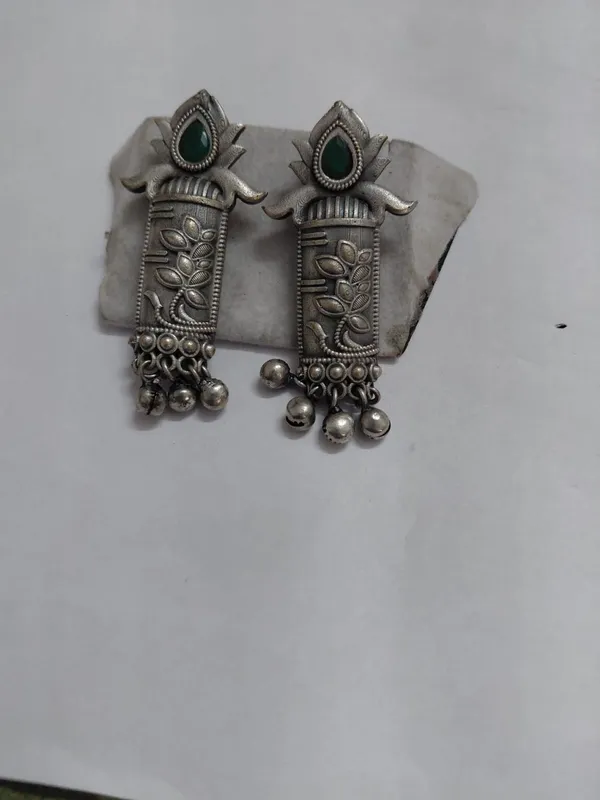 Silver_Oxidized_Brass_Floral_Teardrop_Drop_Earrings_For_Women