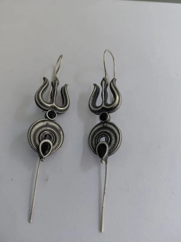 Silver_Oxidized_Brass_Trident_Drop_Earrings_For_Women