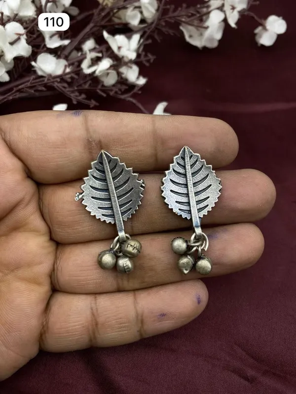 Silver_Oxidized_Brass_Leaf_Drop_Earrings_For_Women