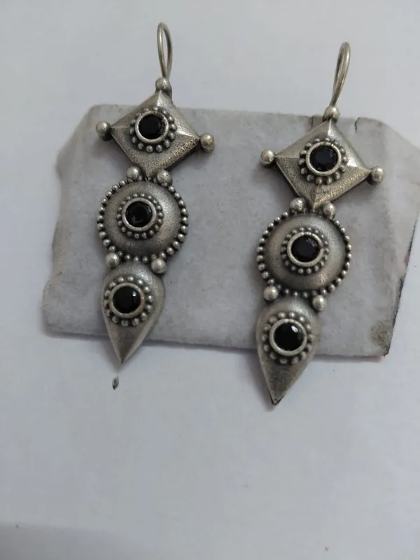 Oxidized_Silver-Tone_Brass_Geometric_Black_Stone_Drop_Earrings_For_Women