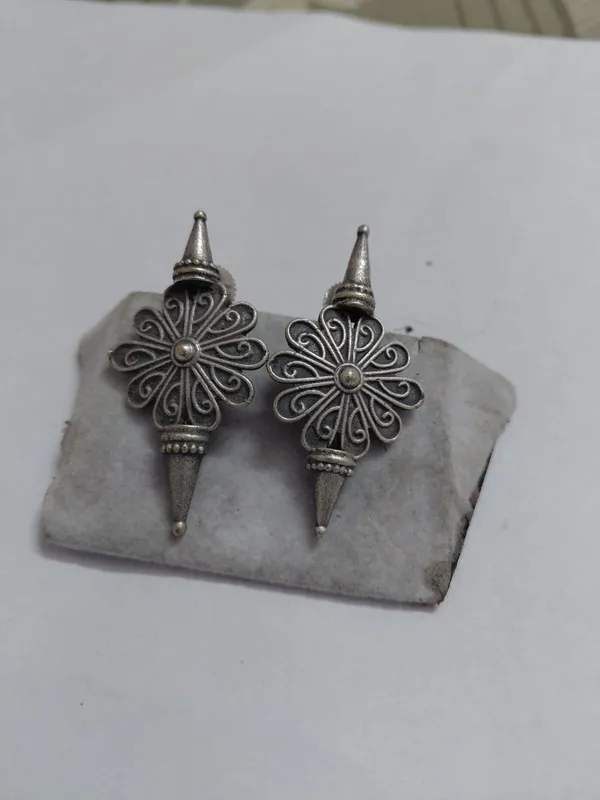 Silver-Tone_Brass_Filigree_Floral_Drop_Earrings_For_Women