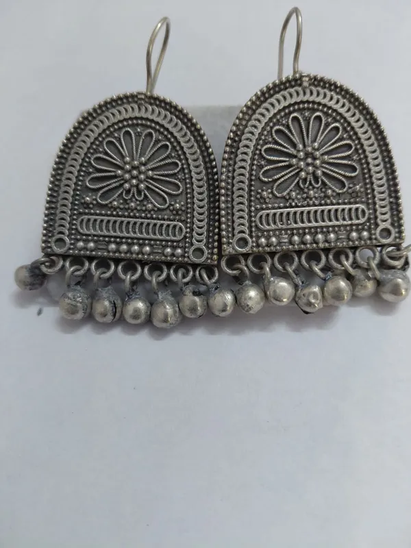 Silver_Oxidized_Brass_Floral_Jhumka_Earrings_For_Women