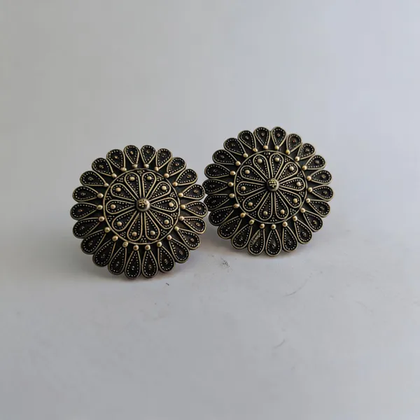 Antique-Tone_Brass_Floral_Stud_Earrings_For_Women