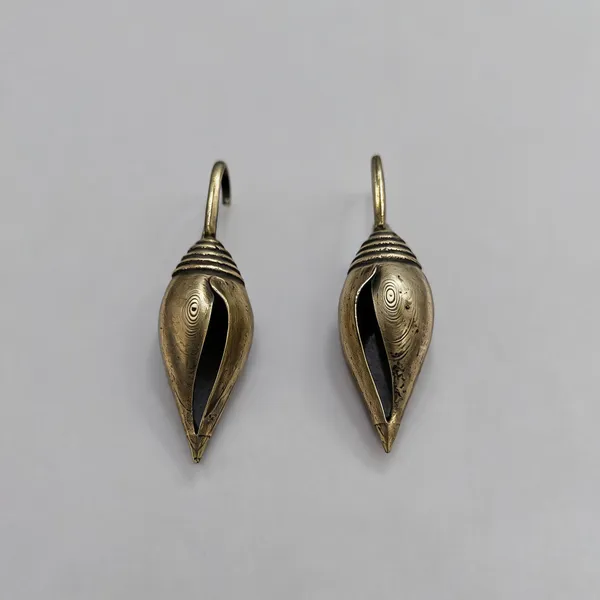 Silver_Tone_Brass_Shell_Drop_Earrings_For_Women