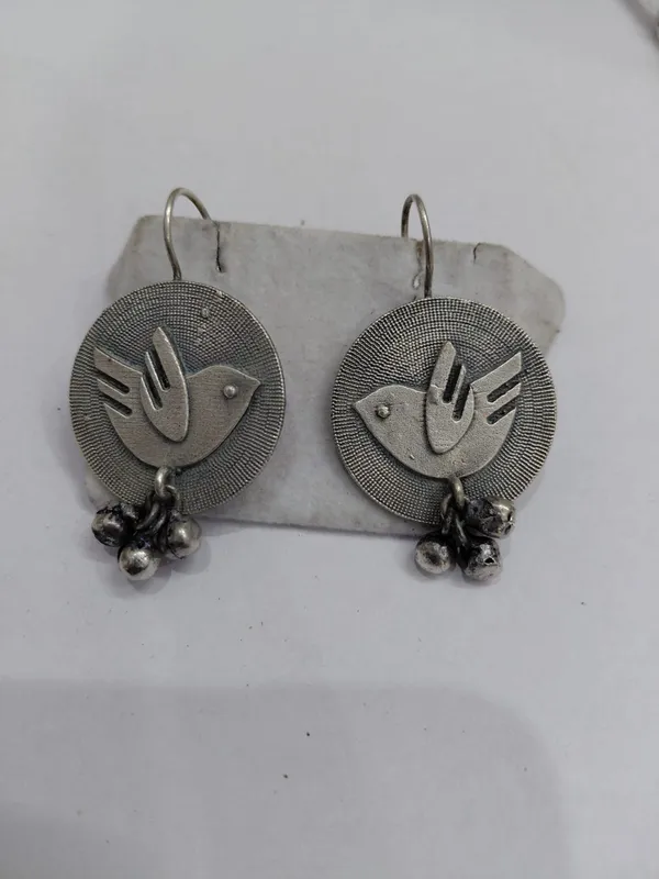 Silver-Tone_Brass_Bird_Motif_Circular_Drop_Earrings_For_Women