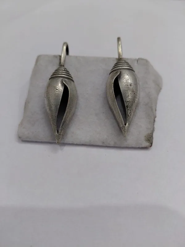 Silver_Tone_Brass_Shell_Drop_Earrings_For_Women