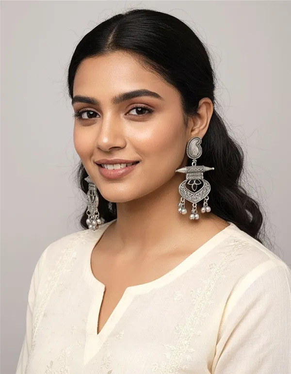 Silver_Oxidised_Brass_Layered_Jhumka_Earrings_For_Women