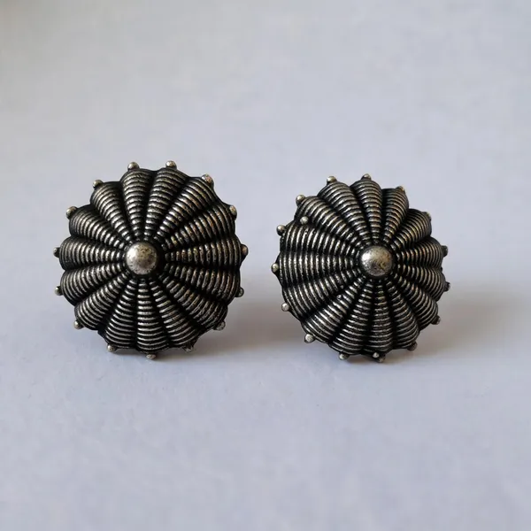 Oxidized_Brass_Radial_Floral_Stud_Earrings_For_Women