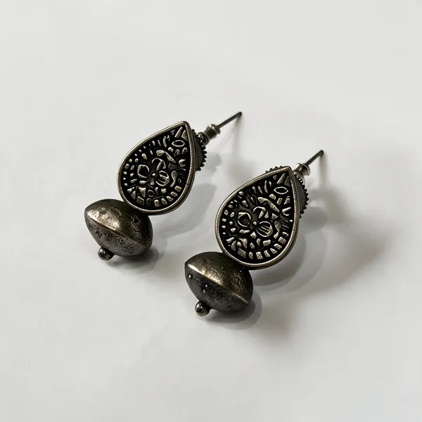 Silver_Oxidized_Brass_Teardrop_Jhumka_Earrings_For_Women