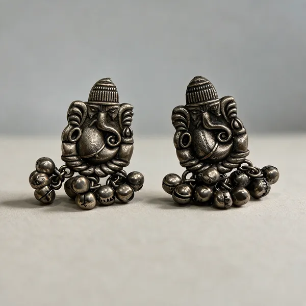Silver_Oxidized_Brass_Ganesha_Jhumka_Earrings_For_Women