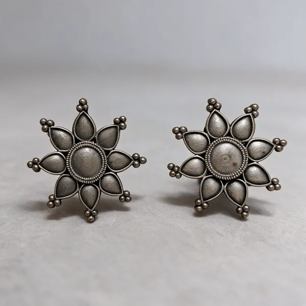 Antique_Silver_Tone_Brass_Floral_Petal_Earrings_For_Women