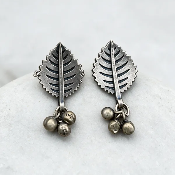 Silver_Oxidized_Brass_Leaf_Drop_Earrings_For_Women