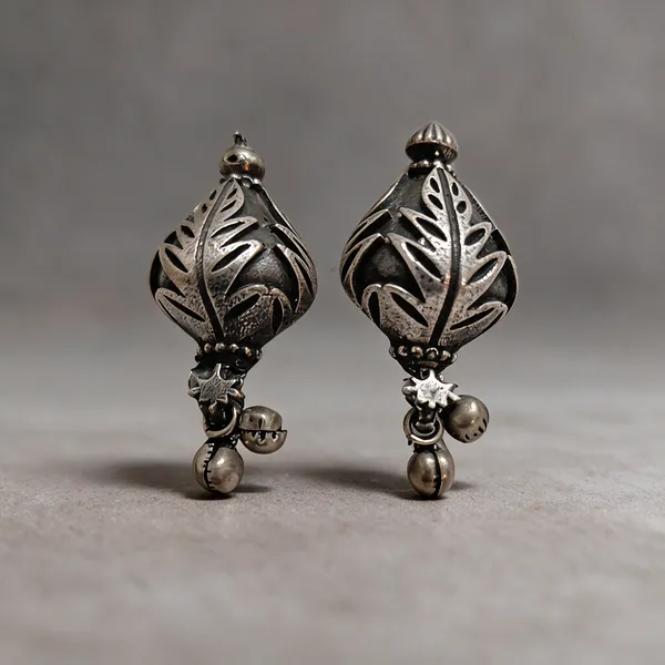 Silver-Tone_Brass_Leaf_Cutwork_Oval_Dangler_Earrings_For_Women