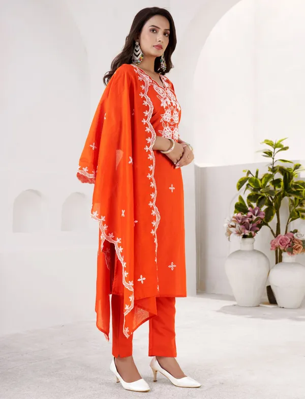 Ethnic_Motifs_Yoke_Design_Pure_Silk_Straight_Kurta_With_Trousers_&_Dupatta