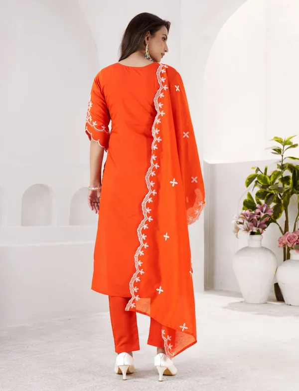 Ethnic_Motifs_Yoke_Design_Pure_Silk_Straight_Kurta_With_Trousers_&_Dupatta