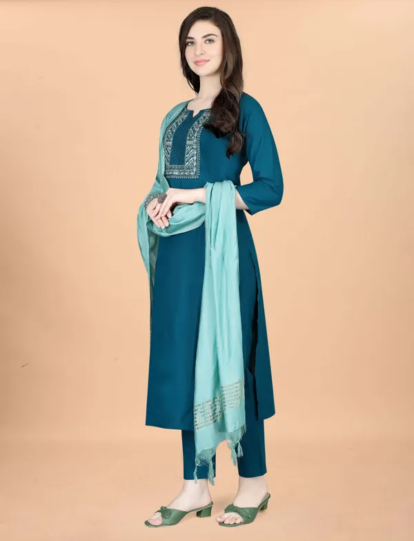 Ethnic_Motifs_Yoke_Design_Pure_Silk_Straight_Kurta_With_Trousers_&_Dupatta